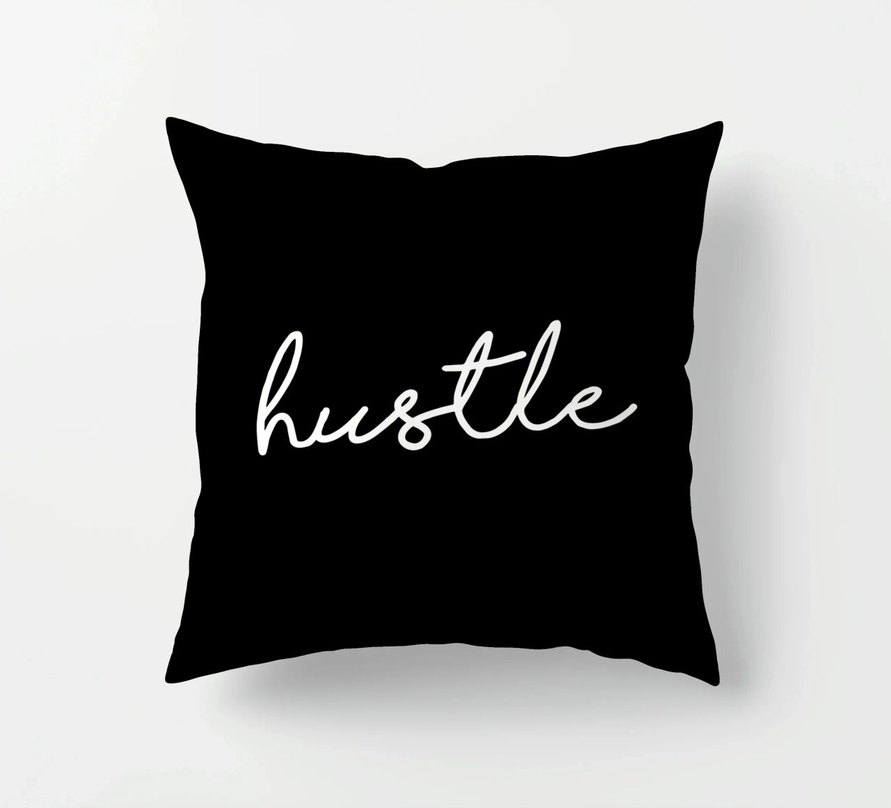 Design tipografico Hustle in bianco e nero monocromatico cuscino da THE MOTIVATED TYPE