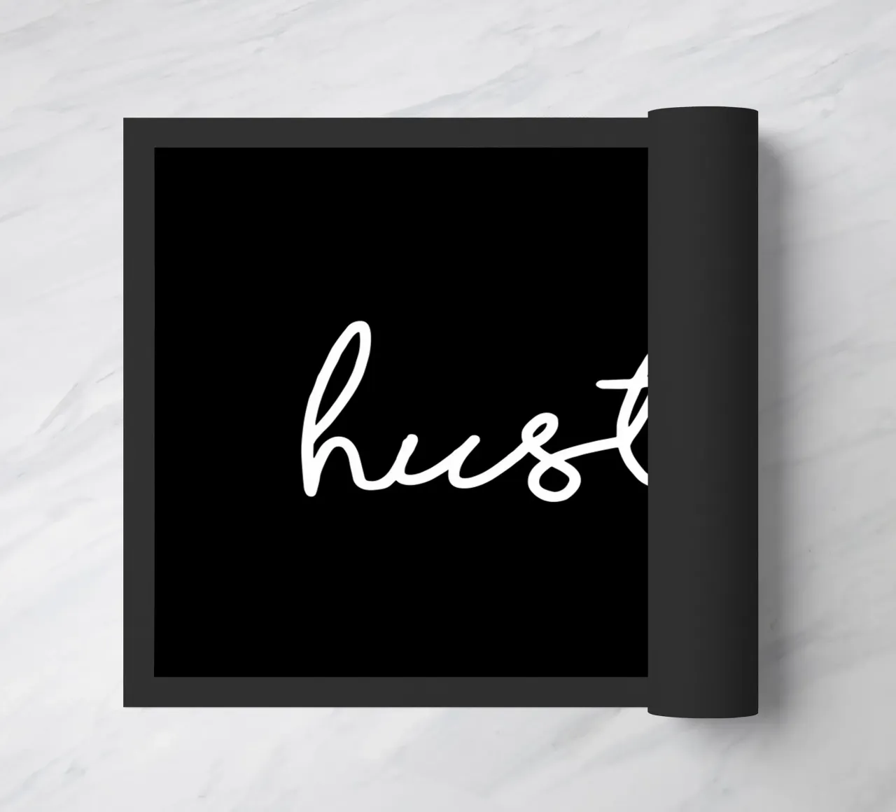 Diseño tipográfico Hustle en blanco y negro monocromo felpudo de THE MOTIVATED TYPE