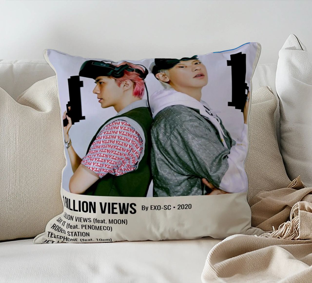 1 BILLION VIEWS By EXO-SC-2020 cuscino da SoundStudio