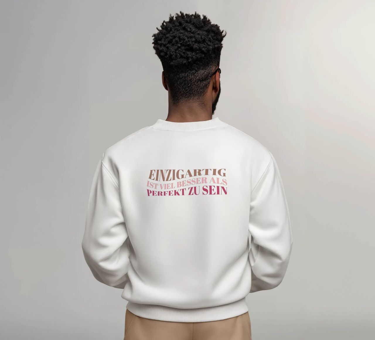 Único es mucho mejor que perfecto. Motivación. sudadera de CalliLetters