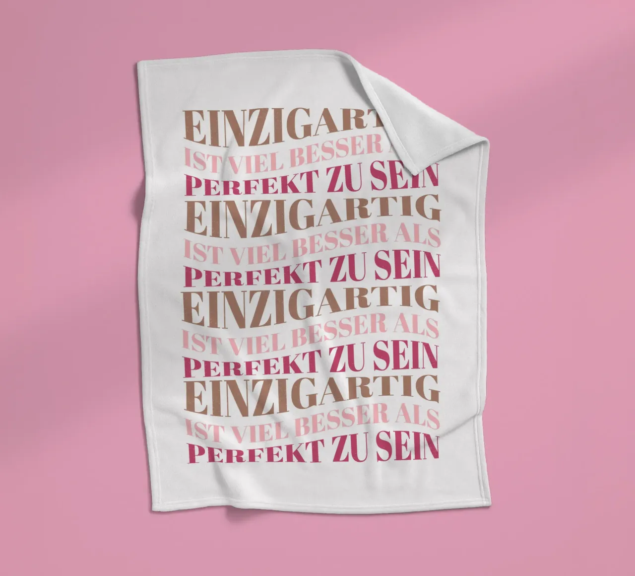 Único es mucho mejor que perfecto. Motivación. manta de franela de CalliLetters