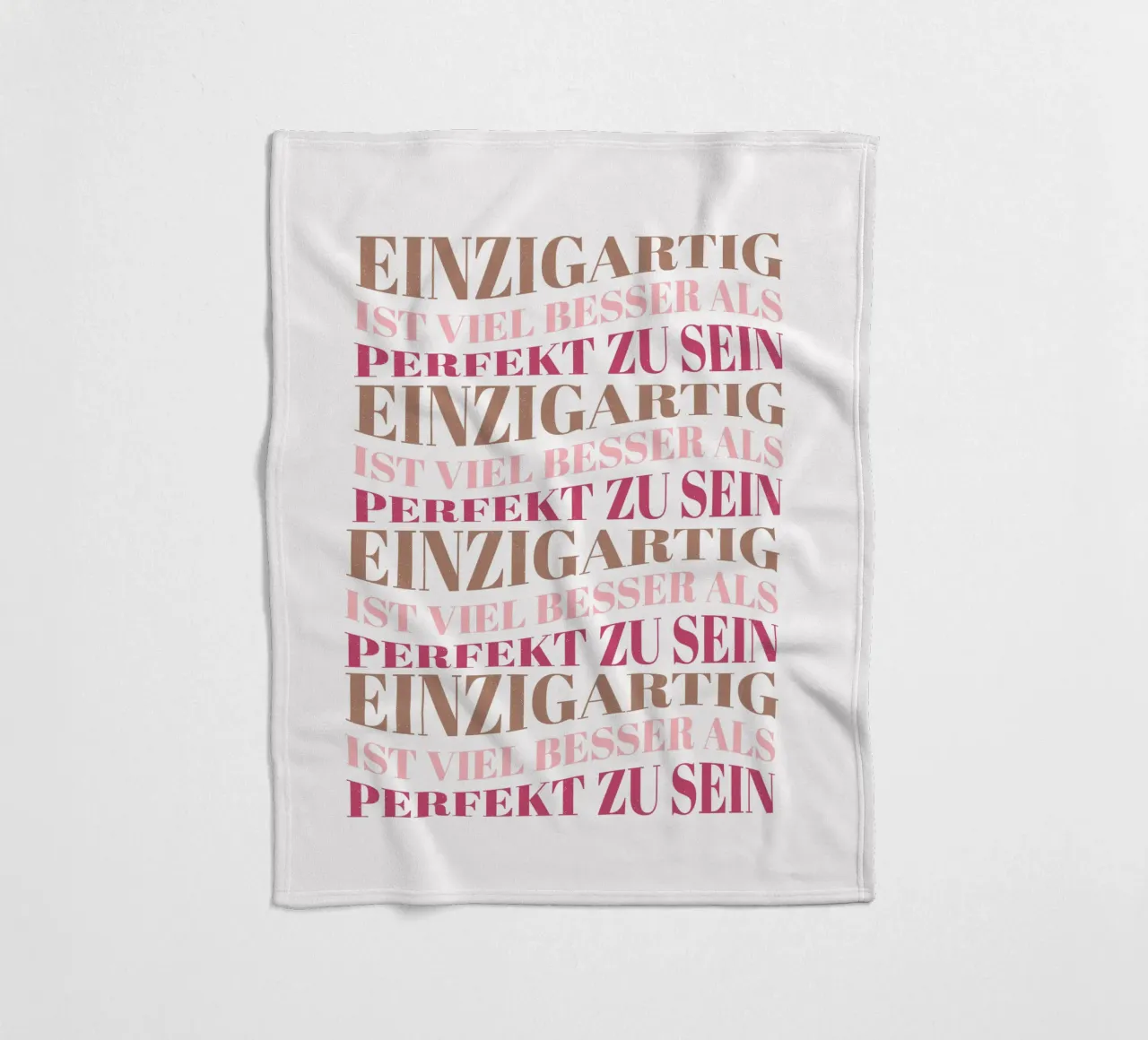 Único es mucho mejor que perfecto. Motivación. manta de franela de CalliLetters
