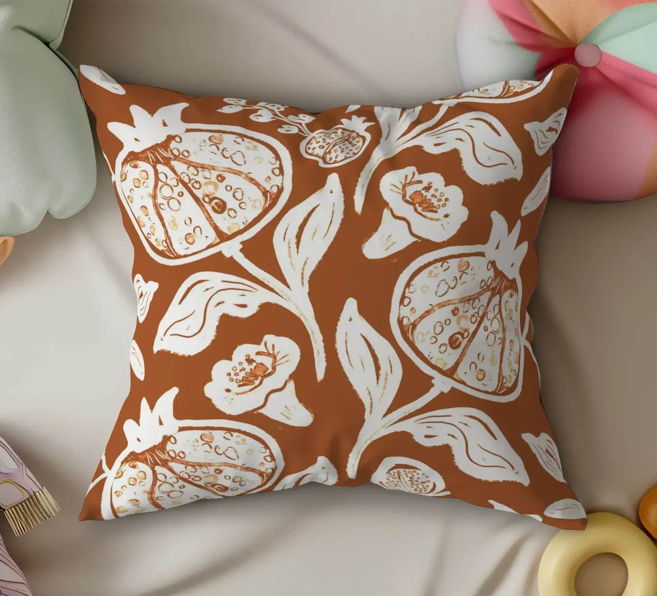 Brown Pomegranates Pattern cuscino da anisillustration