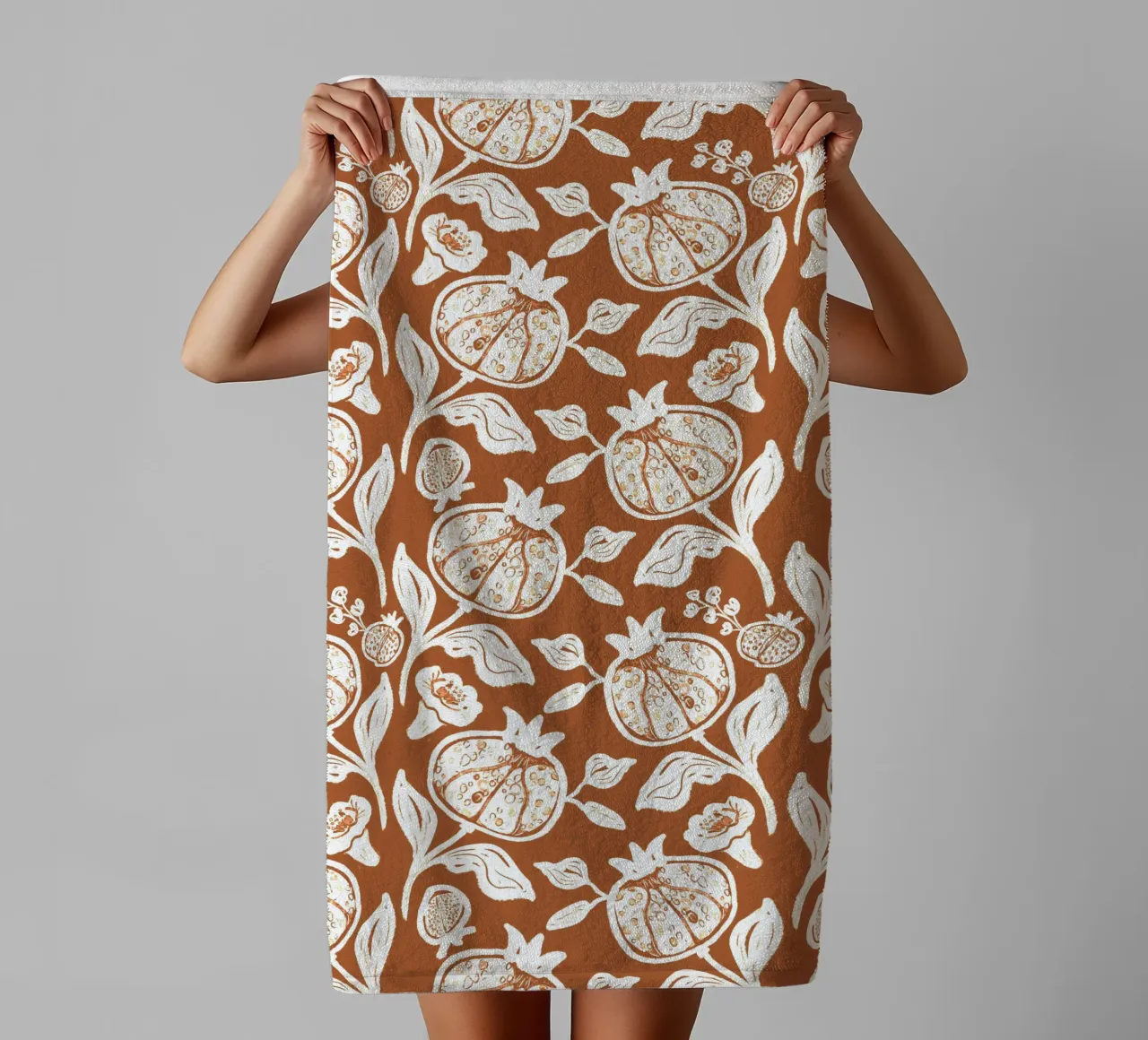 Brown Pomegranates Pattern asciugamano da bagno da anisillustration