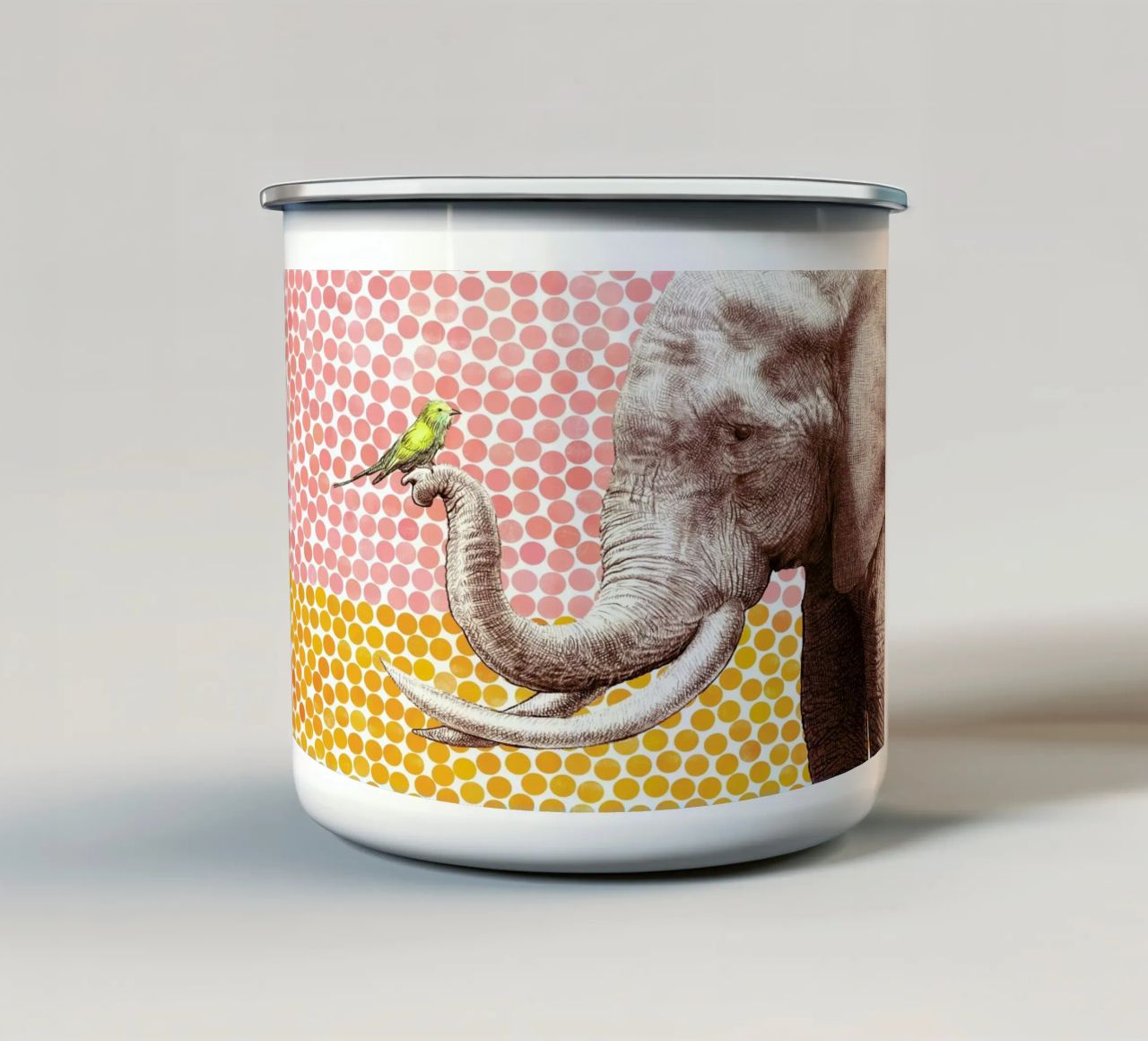 Elephant and Bird tazza in smalto da Eric Fan