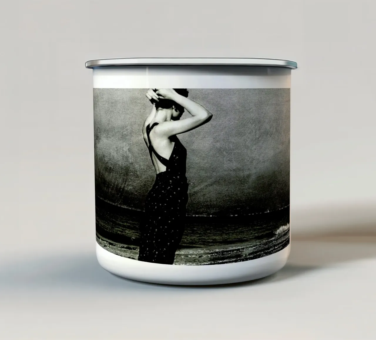 Pacific tazza in smalto da Sophie Etchart