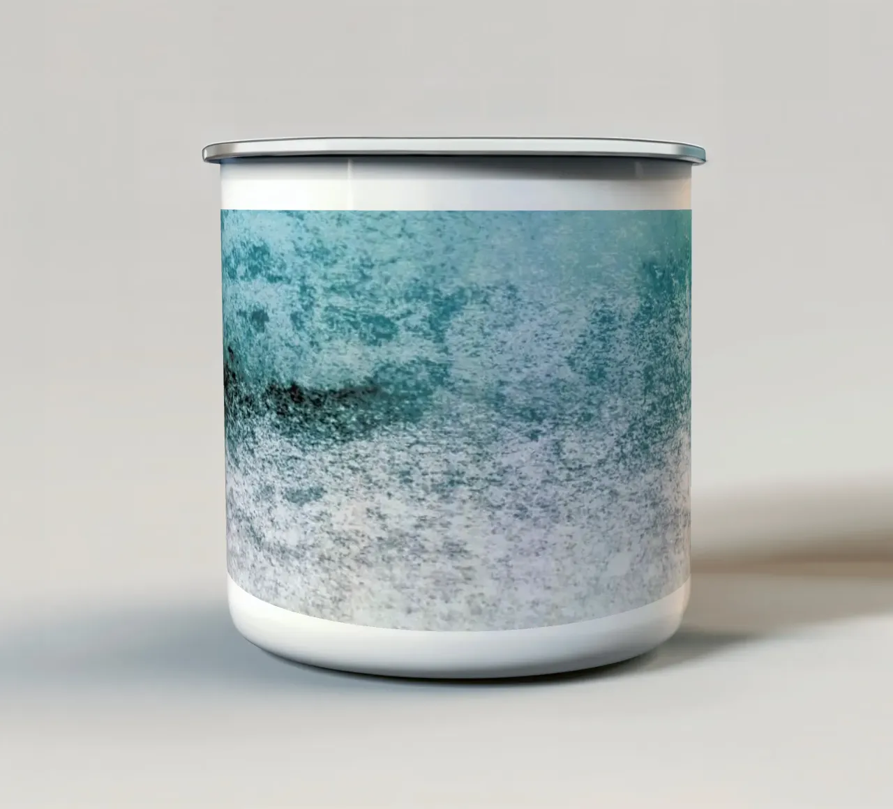 Snowdreamer Aqua tazza in smalto da Monika Strigel