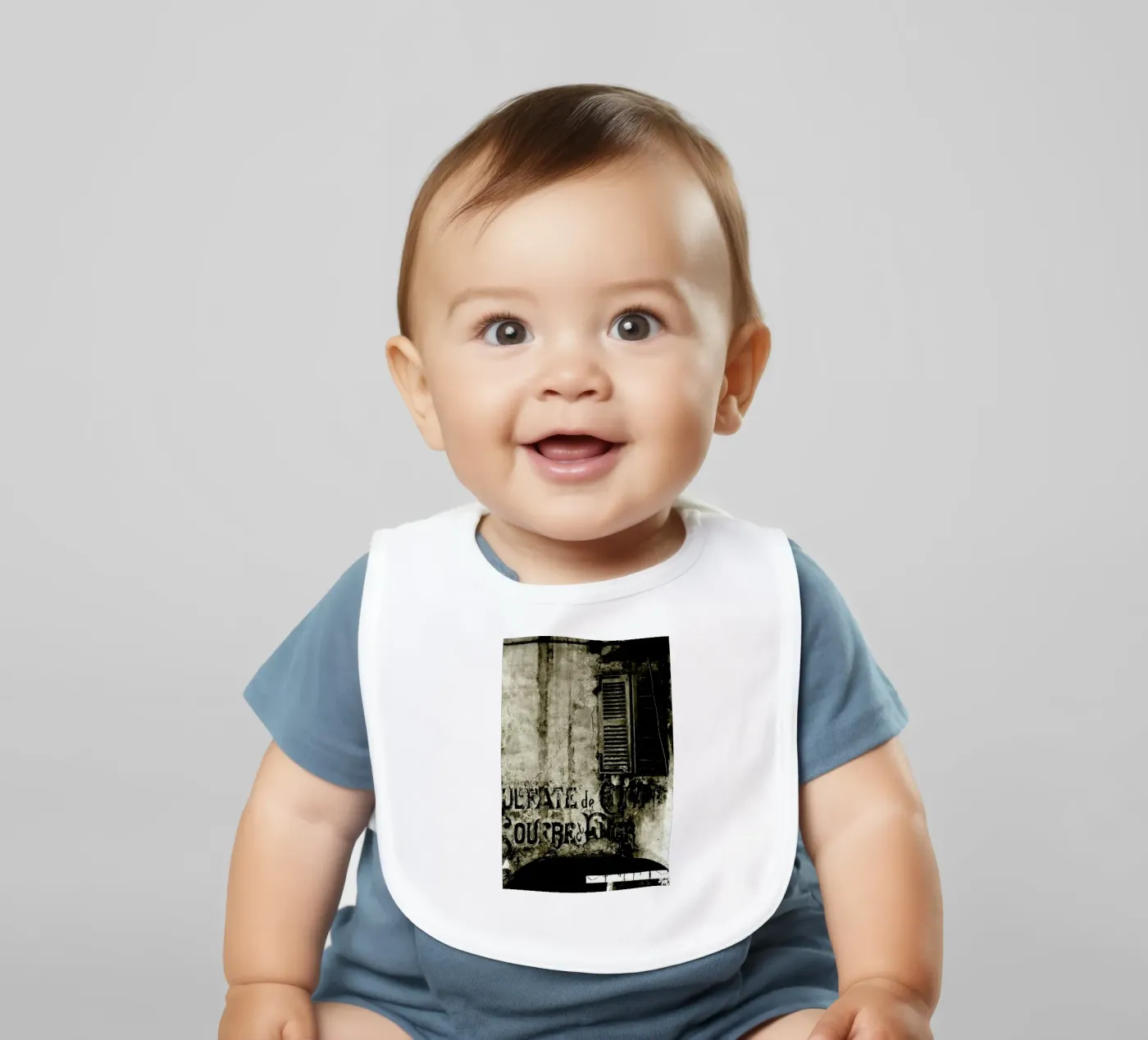 Past So Close bavaglino da Sophie Etchart