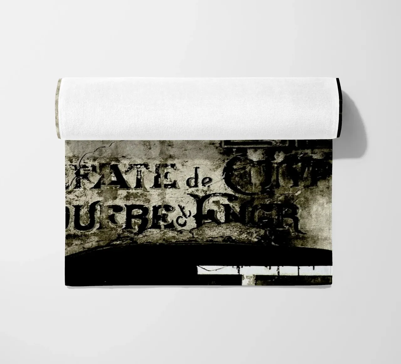 Past So Close telo mare da Sophie Etchart