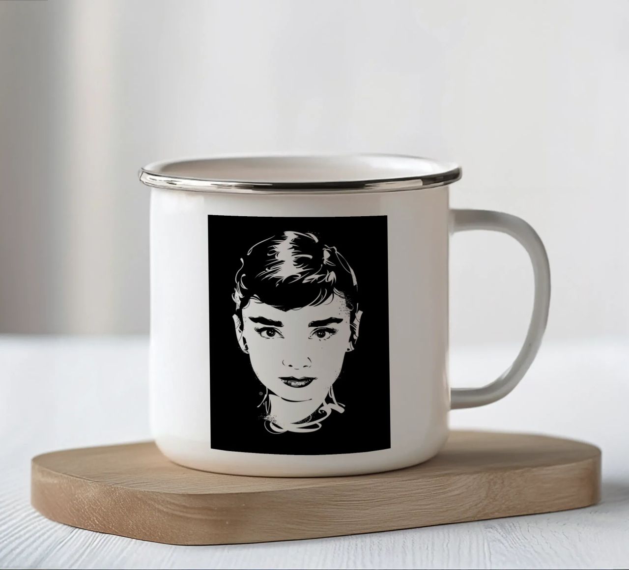 Audrey Hepburn tazza in smalto da nabakumov