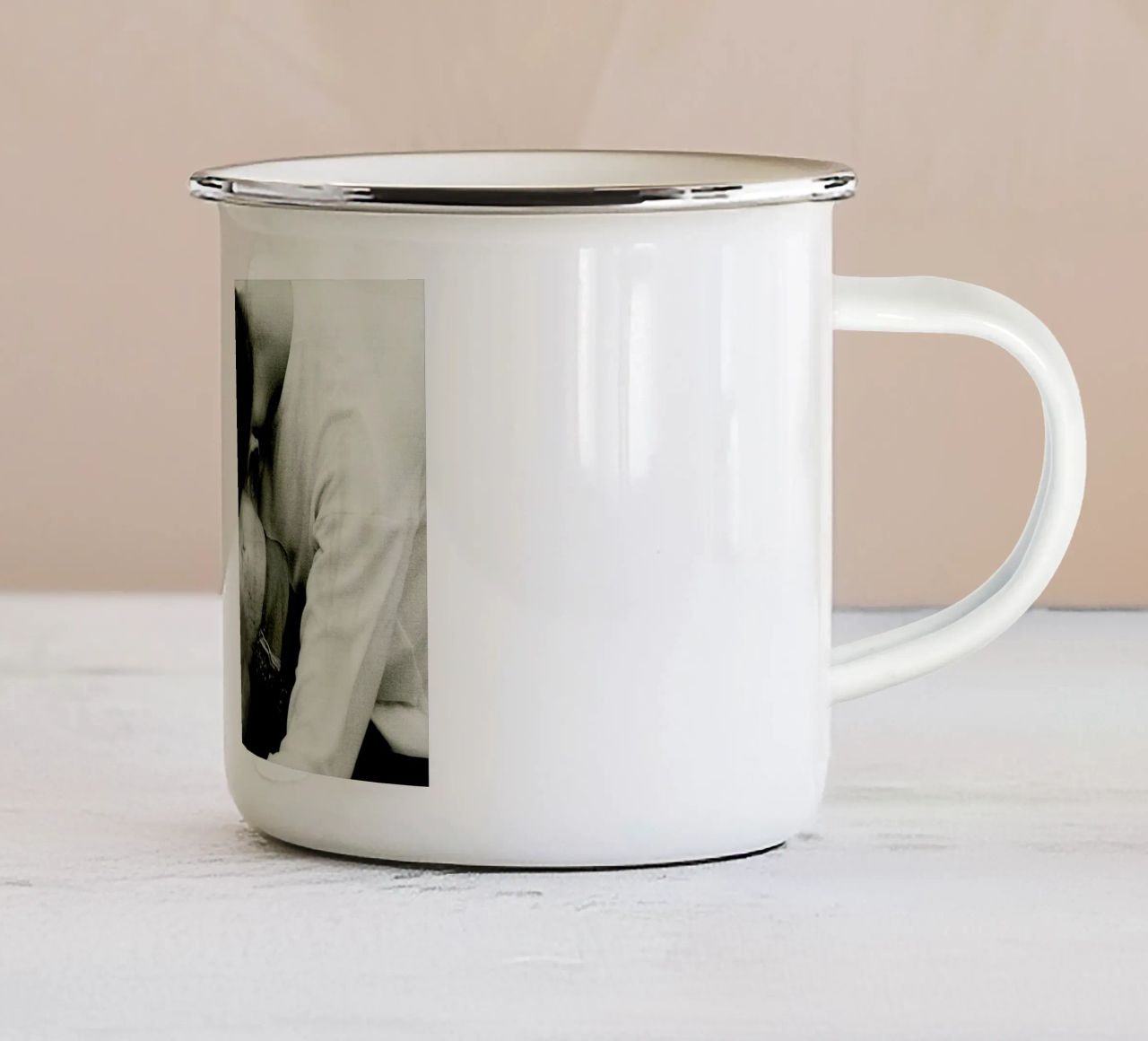 Sheepish tazza in smalto da Sophie Etchart
