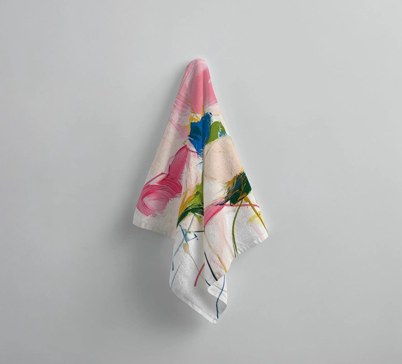 Abstrakte rosa Blumen Handtuch von Olga Wildrose