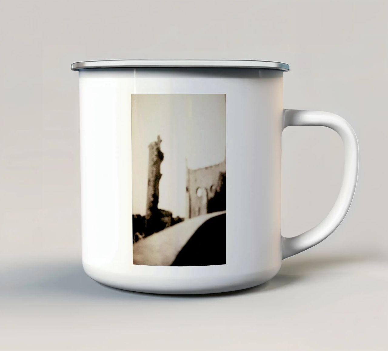 Stones tazza in smalto da Sophie Etchart
