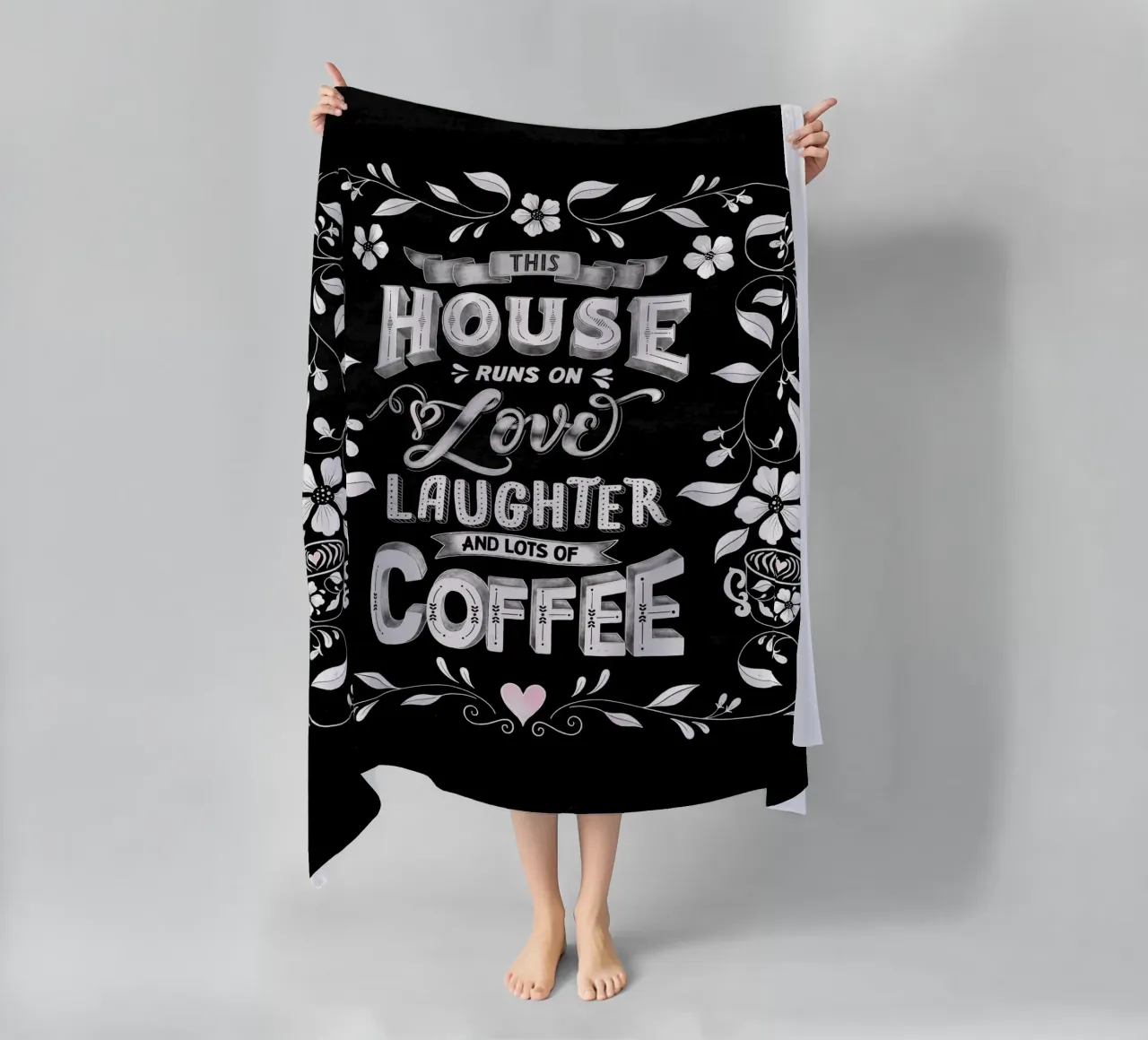 Kreide Lettering: Questa casa funziona con l'amore, le risate e il caffè telo mare da CalliLetters