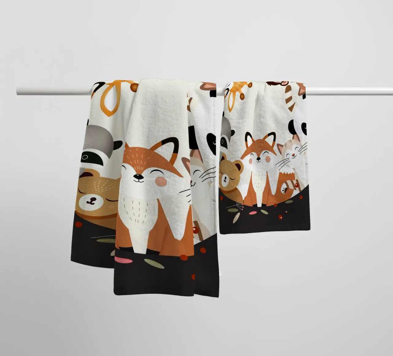 Vrolijke dierenvrienden in een cirkelontwerp badhanddoek van namosh