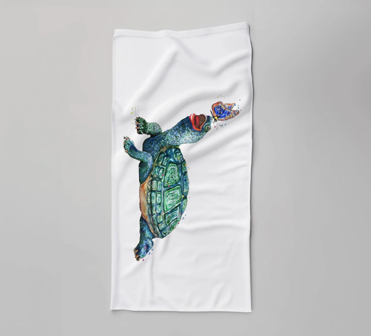 Turtle playing with a Butterfly towel by Illustration Raissa Oltmanns