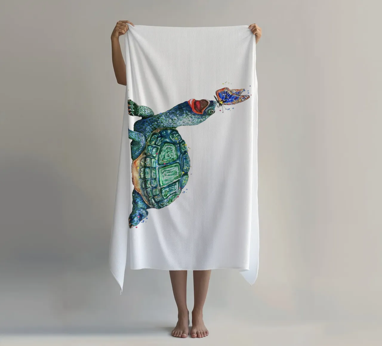 Tartaruga che gioca con una farfalla telo mare da Illustration Raissa Oltmanns