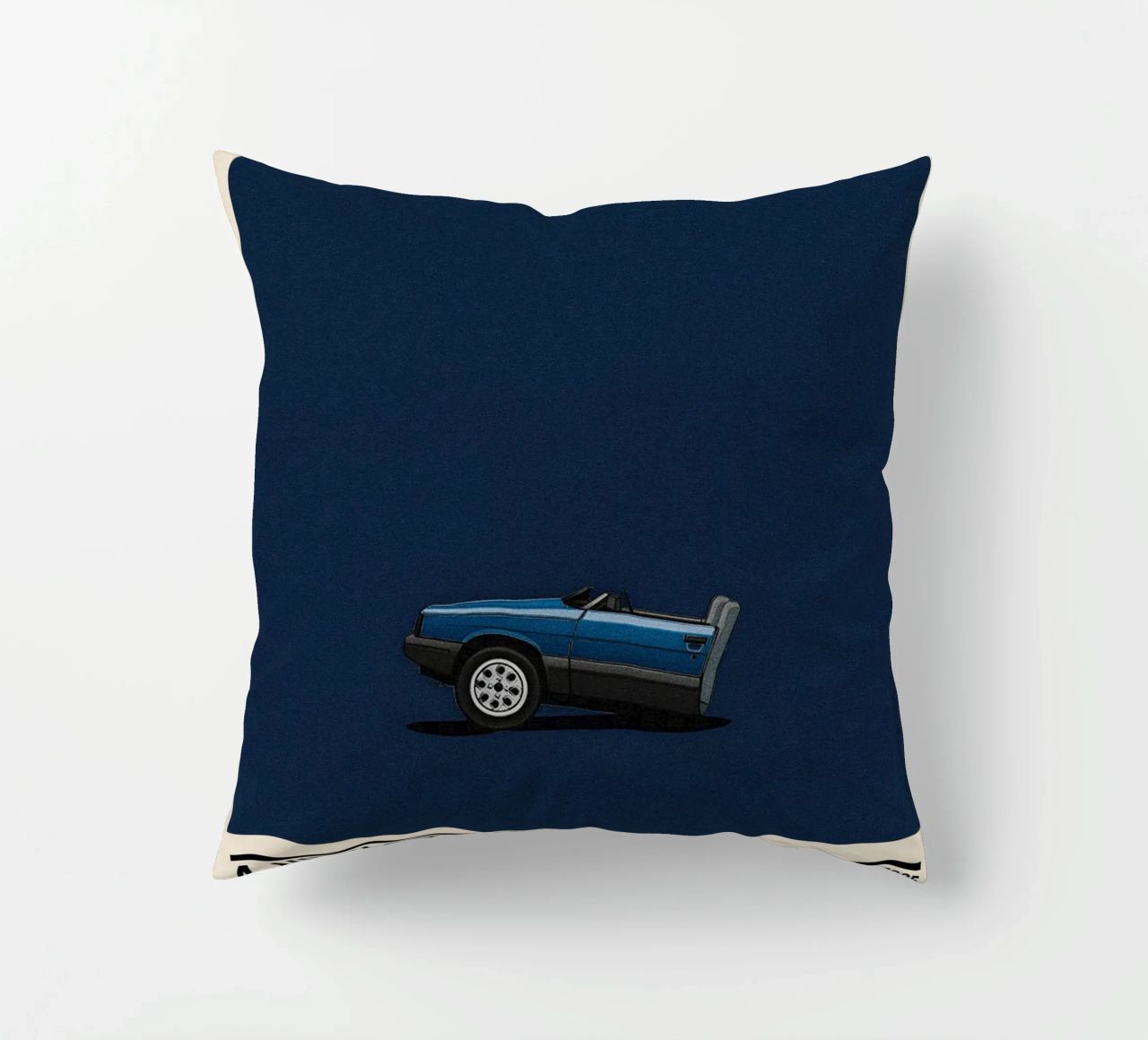 A View to a Kill car cuscino da TheArtstudio
