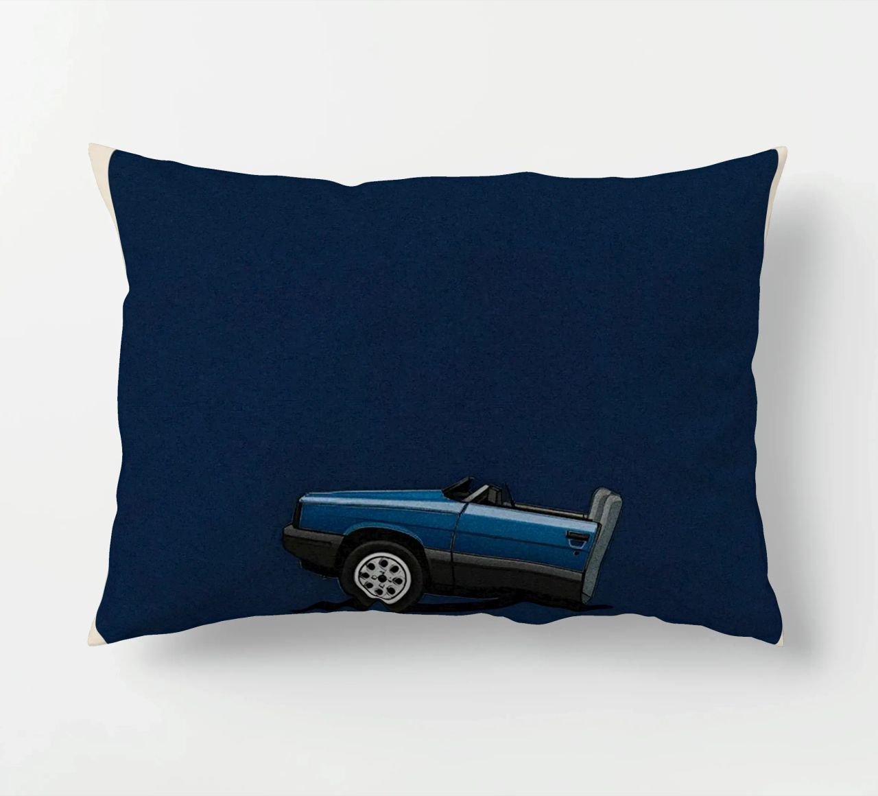 A View to a Kill car cuscino da TheArtstudio