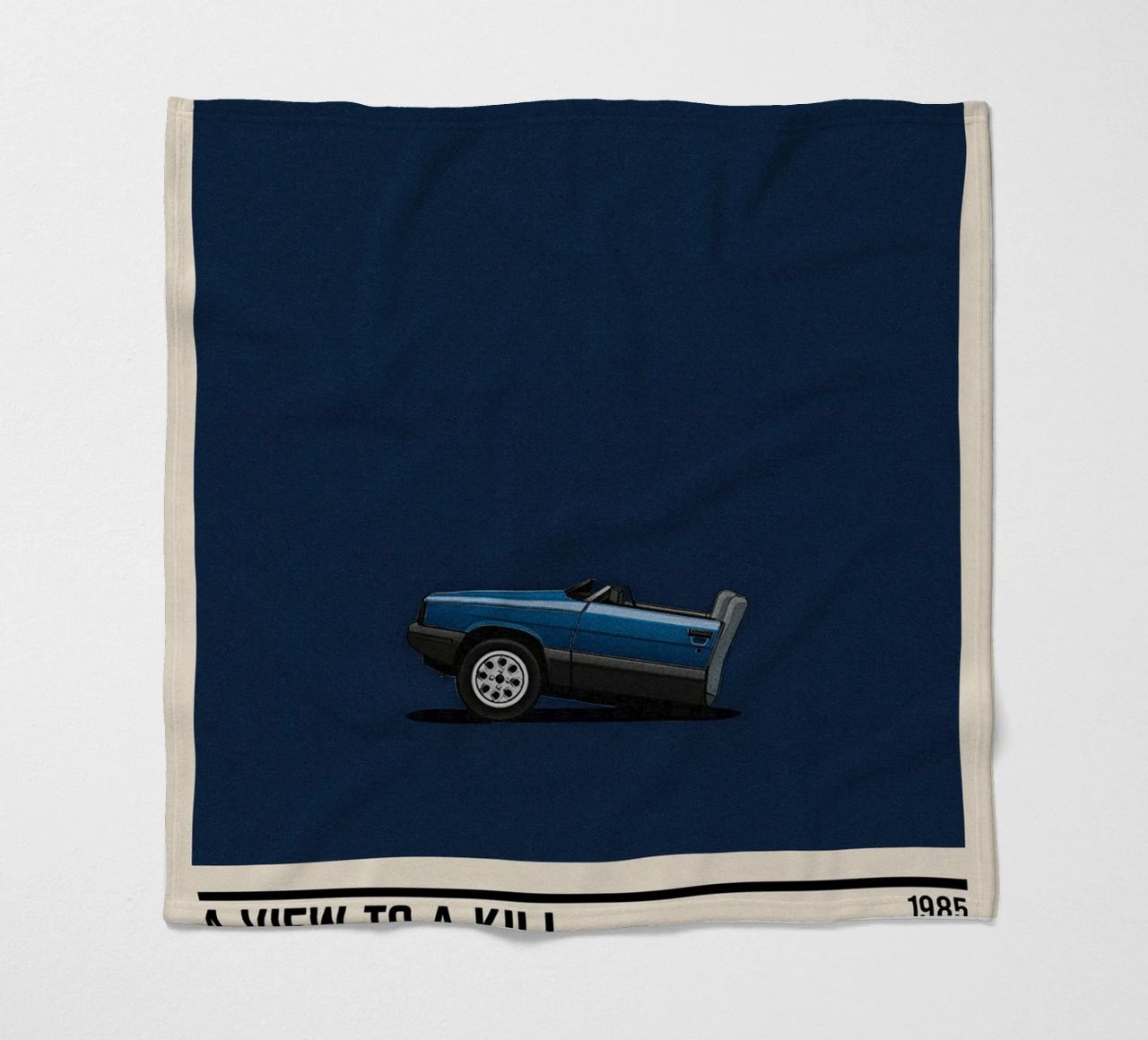 A View to a Kill car coperta in pile da TheArtstudio