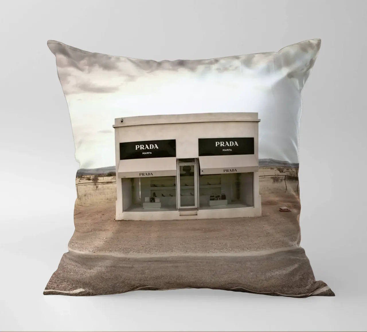 Prada Marfa cuscino da Marc Gruninger