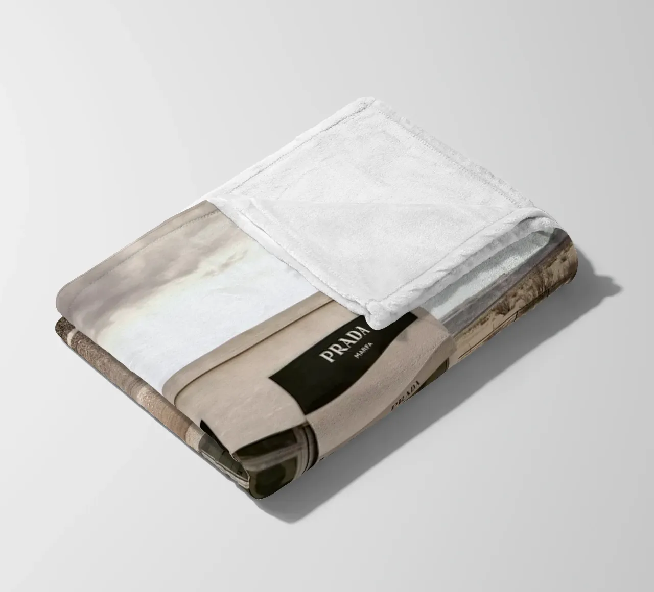 Prada Marfa coperta in pile da Marc Gruninger