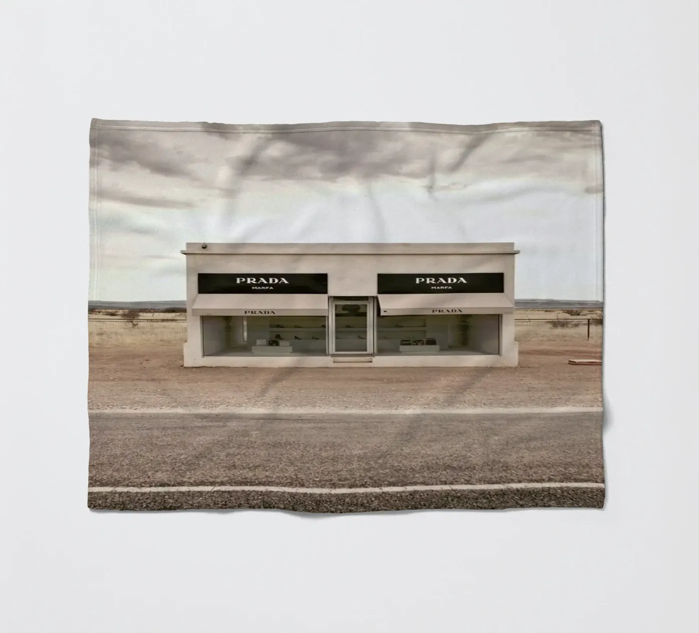 Prada Marfa fleecedeken van Marc Gruninger