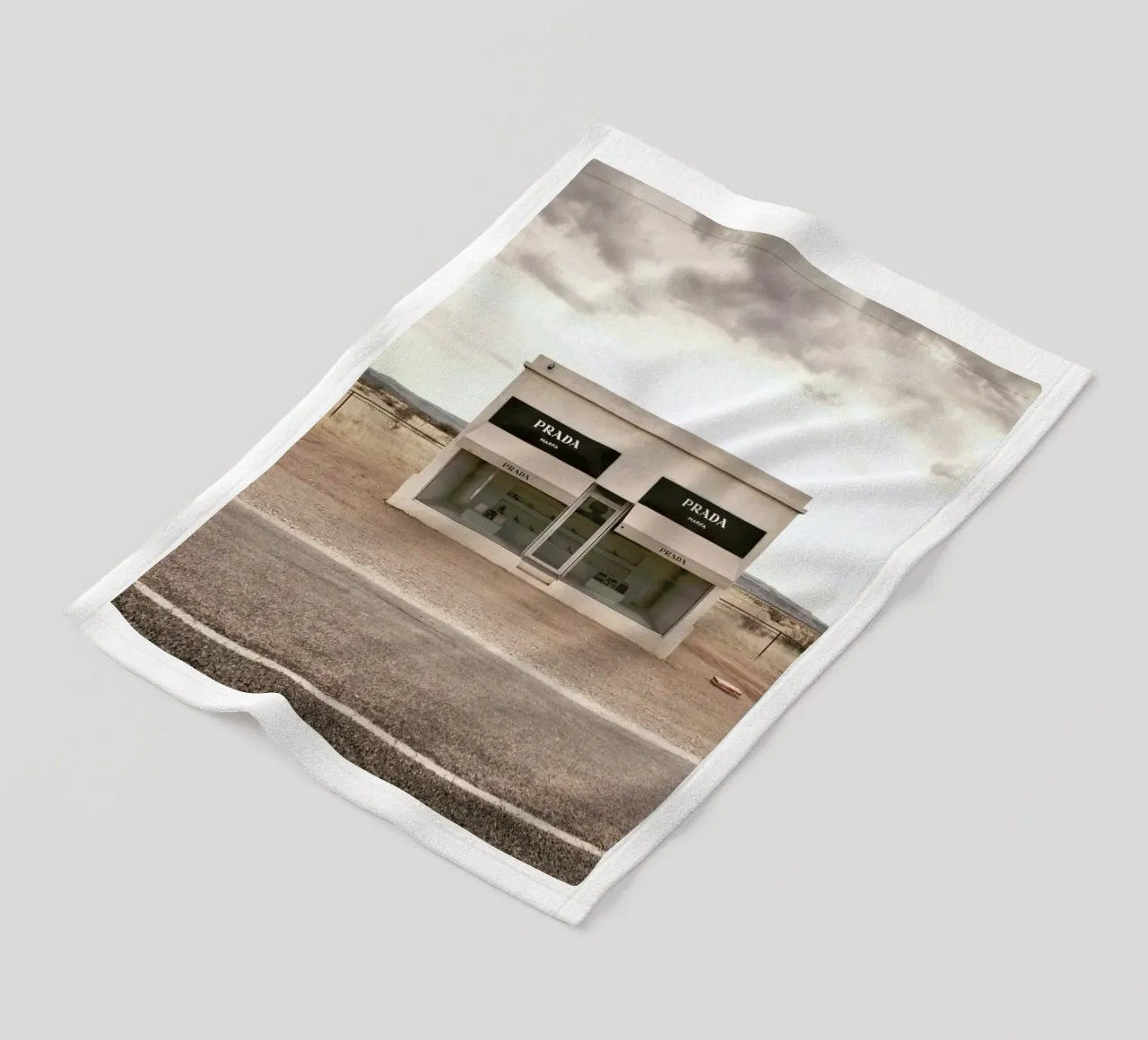 Prada Marfa coperta in pile da Marc Gruninger