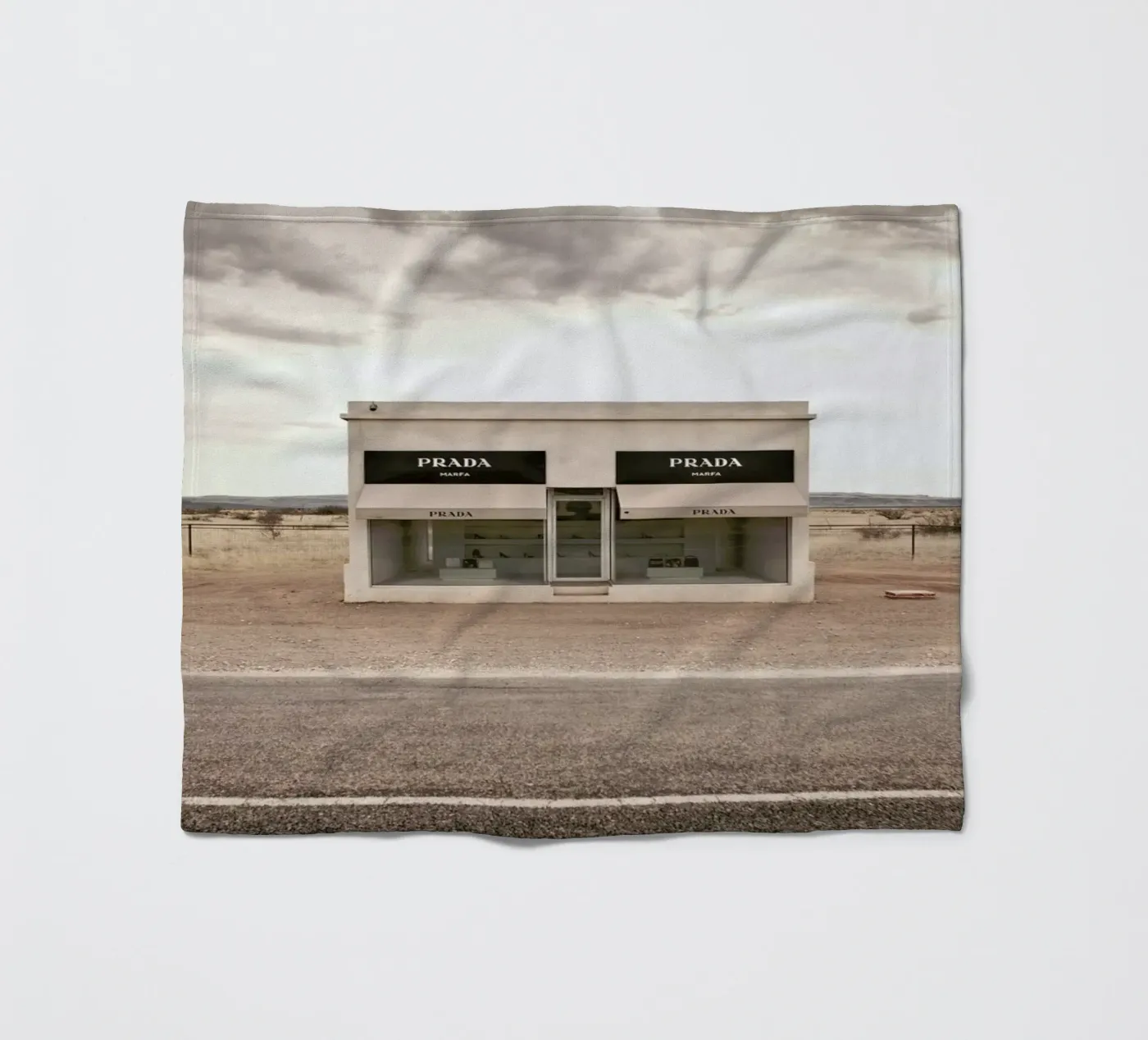Prada Marfa fleecedeken van Marc Gruninger