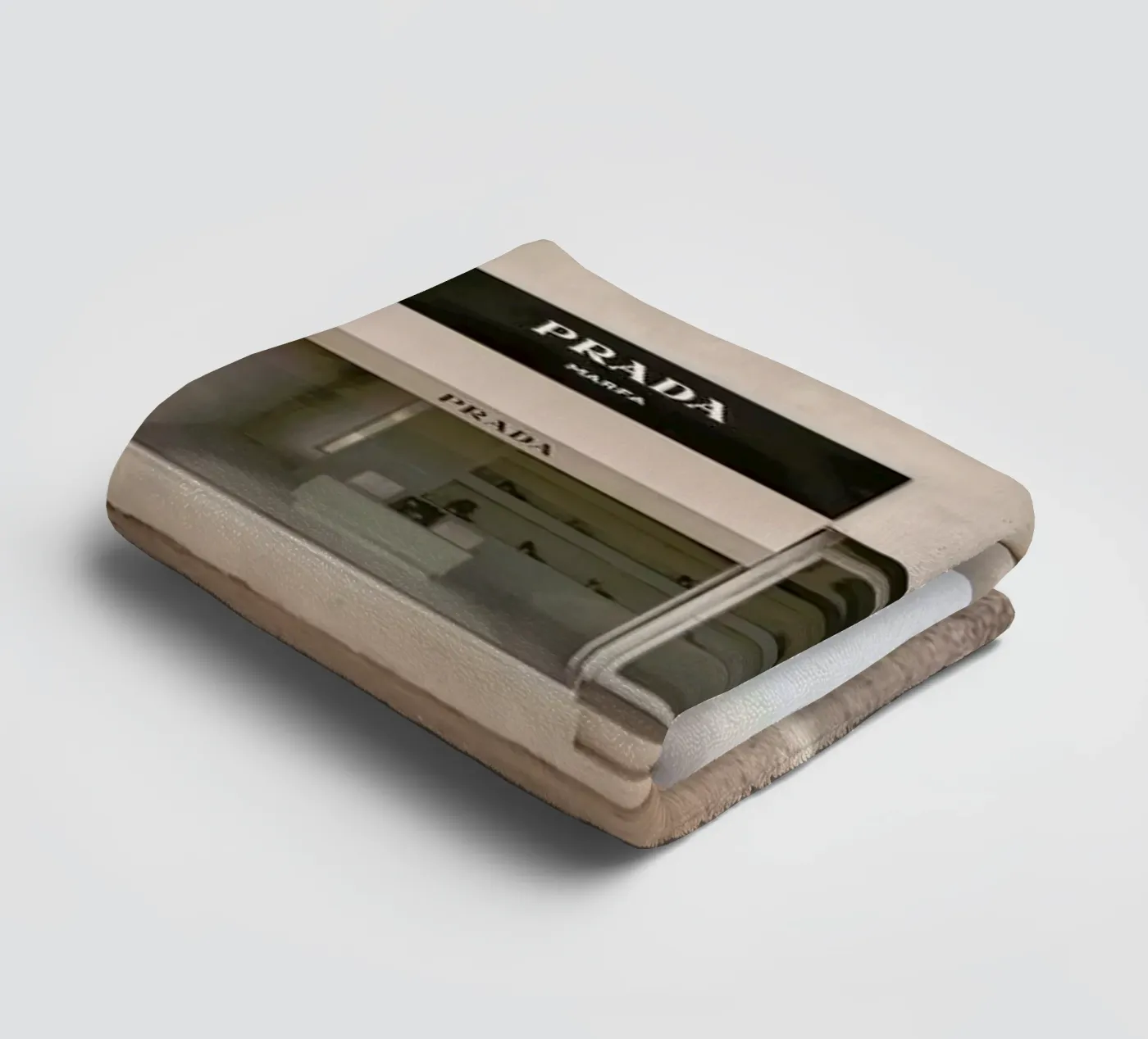 Prada Marfa badhanddoek van Marc Gruninger