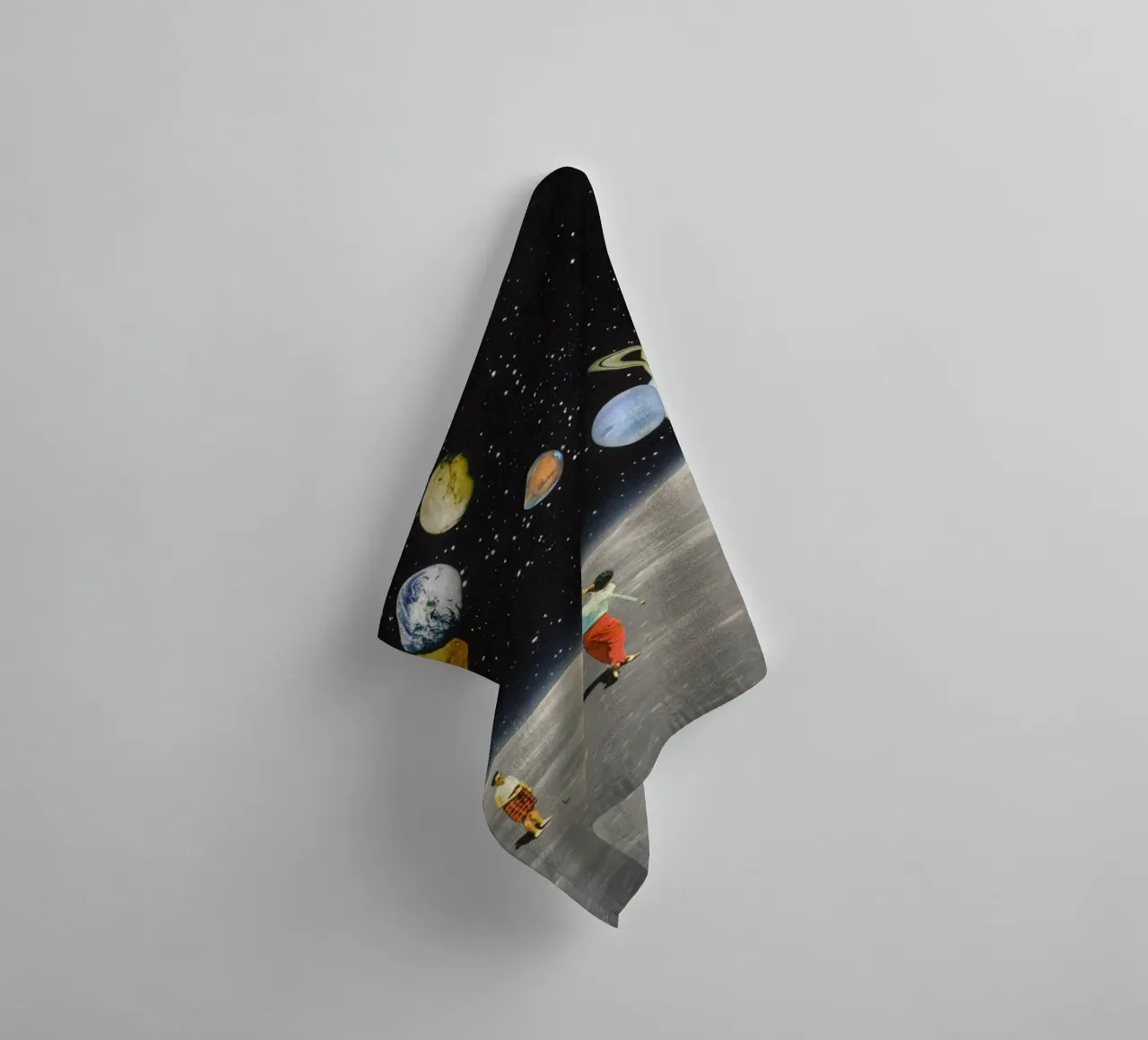Golfing In Space towel by Taudalpoi