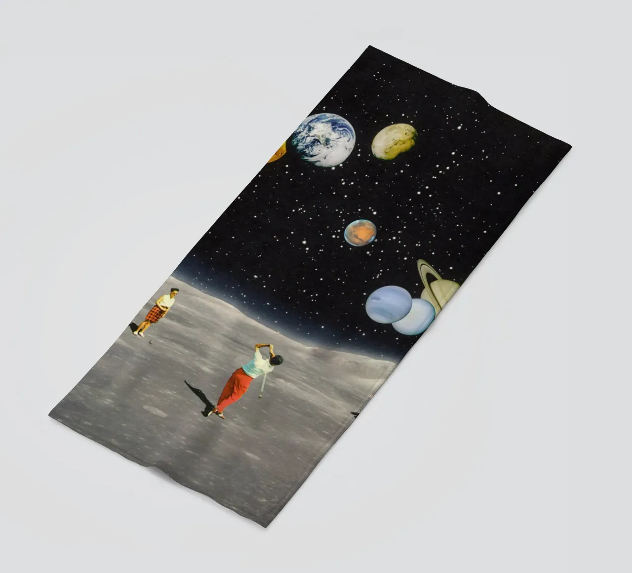 Golfing In Space beach towel by Taudalpoi