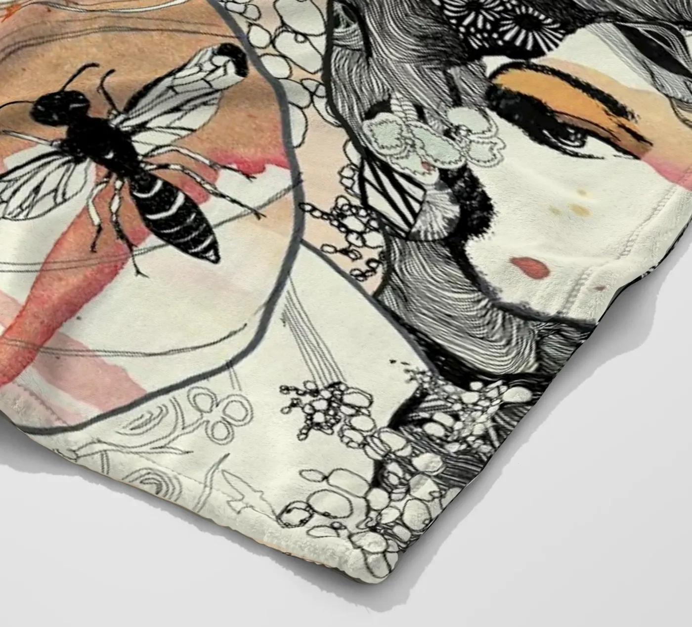 Wasps Fleecedecke von Giulio Iurissevich