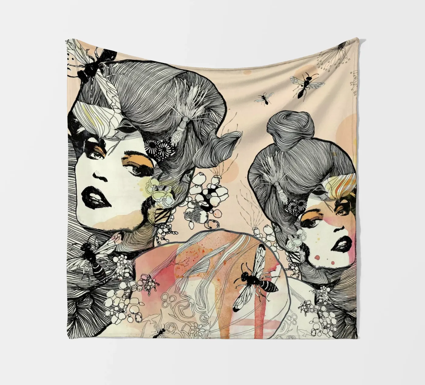 Wasps Fleecedecke von Giulio Iurissevich