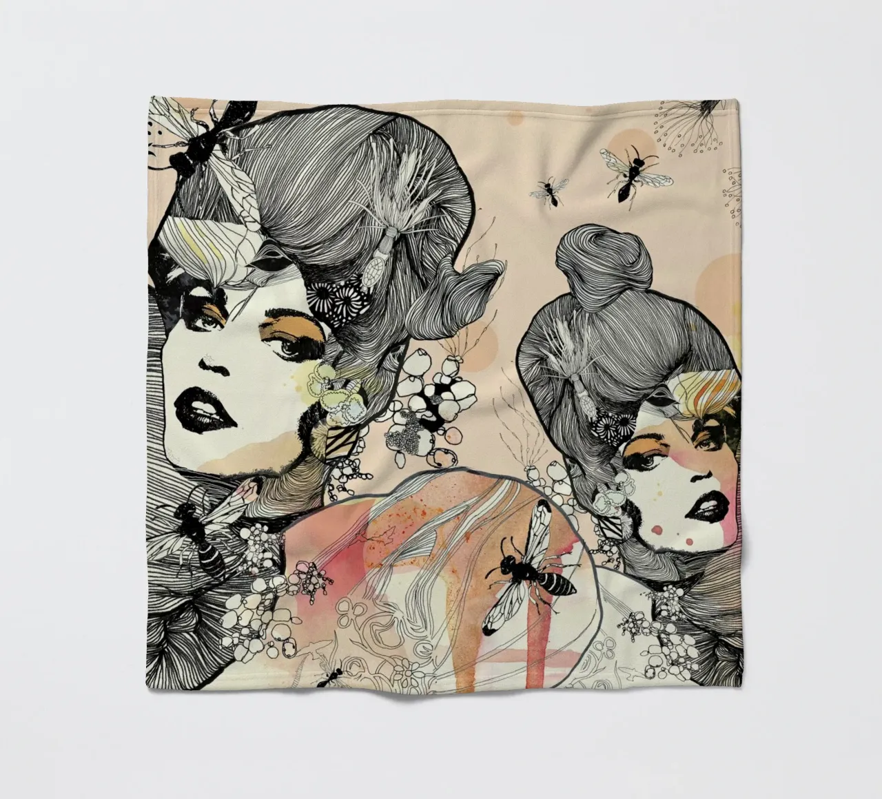 Wasps Fleecedecke von Giulio Iurissevich