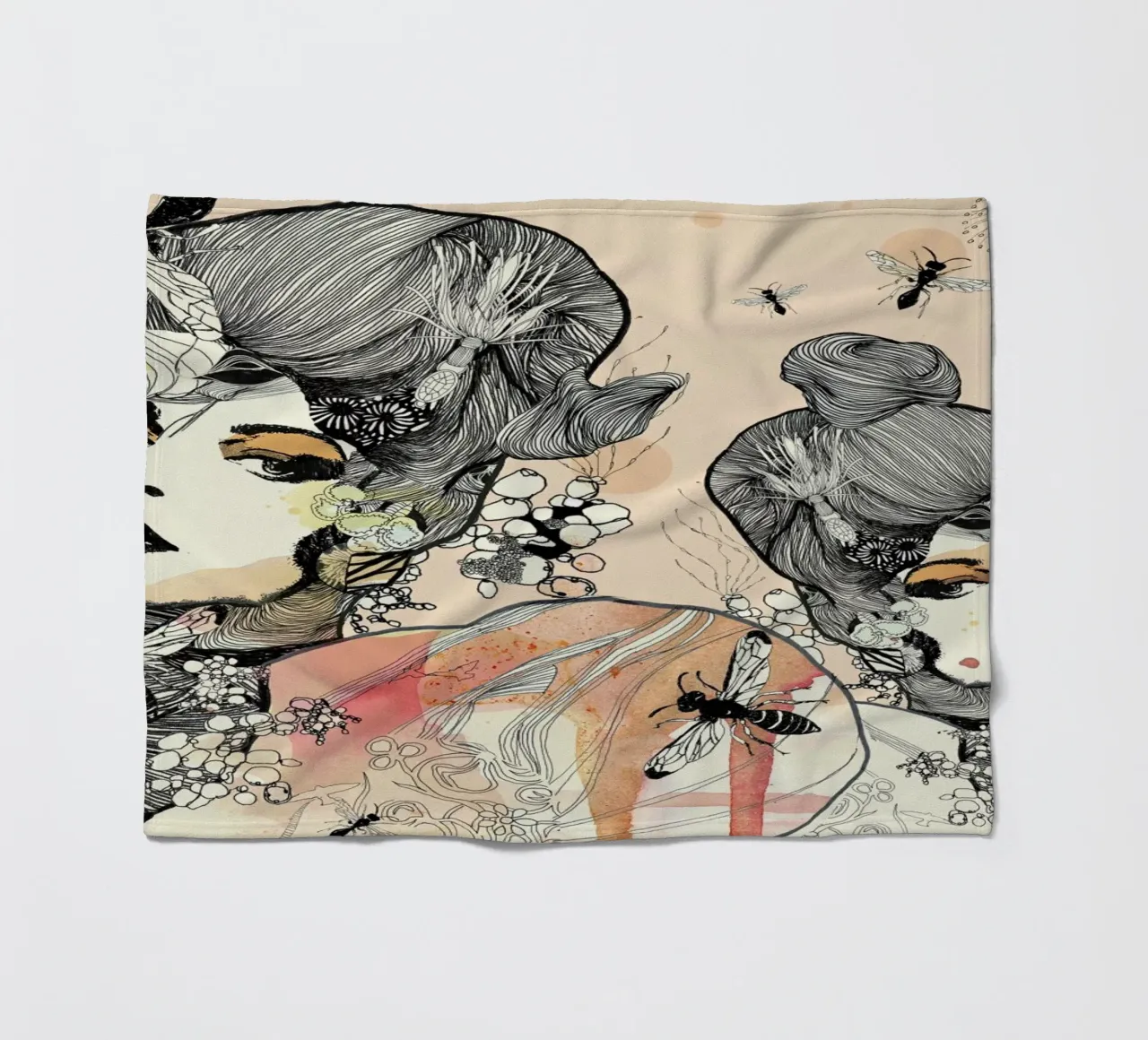 Wasps Fleecedecke von Giulio Iurissevich