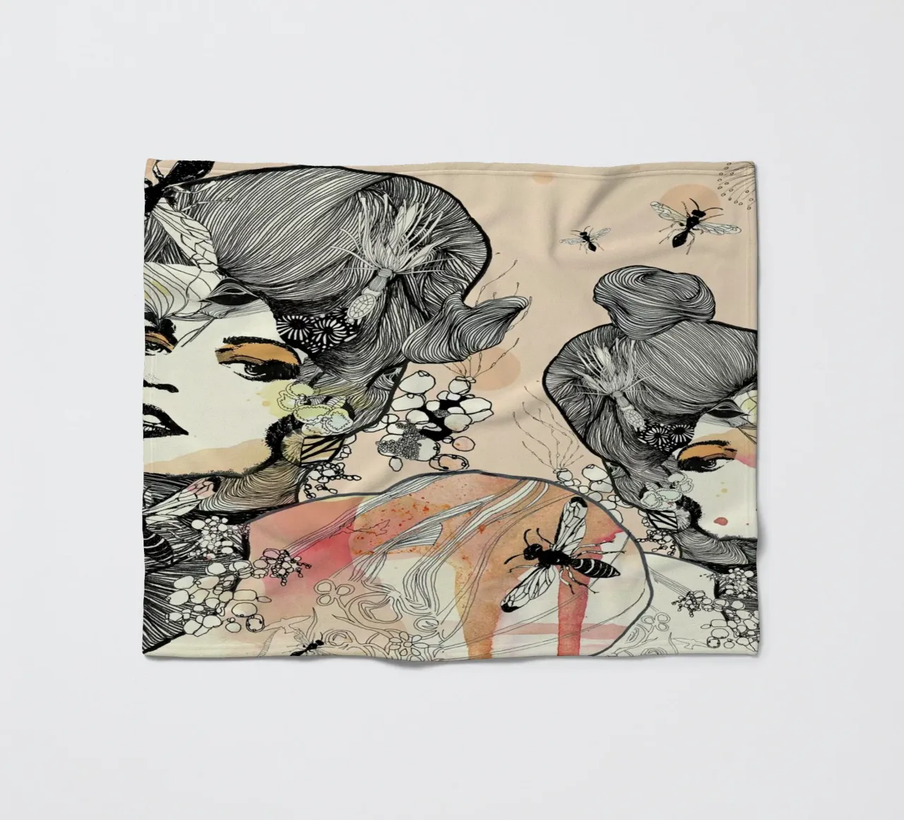 Wasps Fleecedecke von Giulio Iurissevich