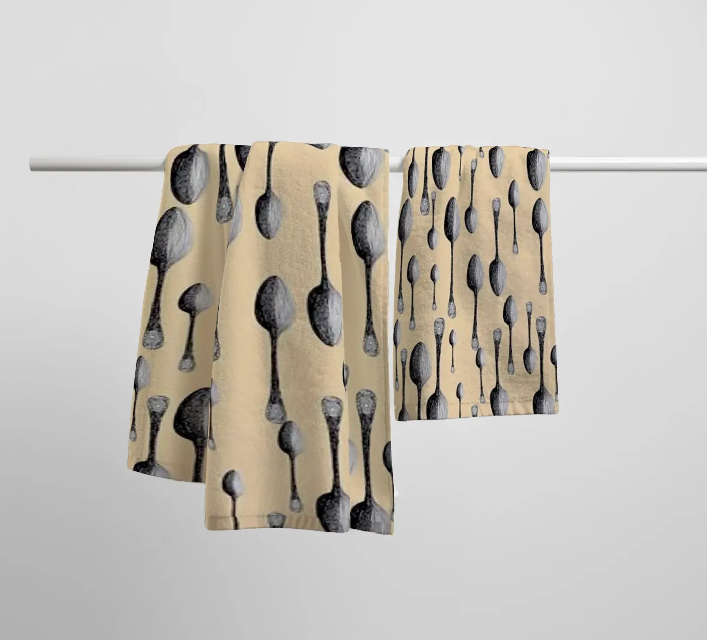 Spoon towel by Giulio Iurissevich