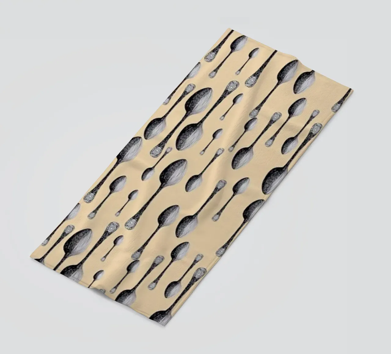 Spoon beach towel by Giulio Iurissevich