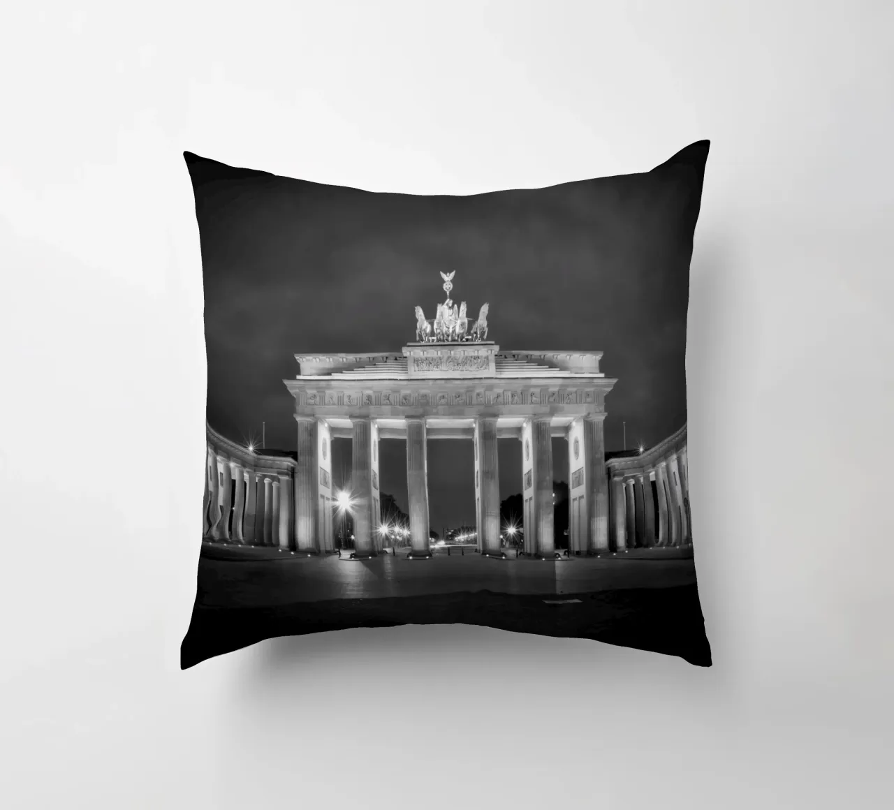 Porta di Brandeburgo a Berlino cuscino da Melanie Viola