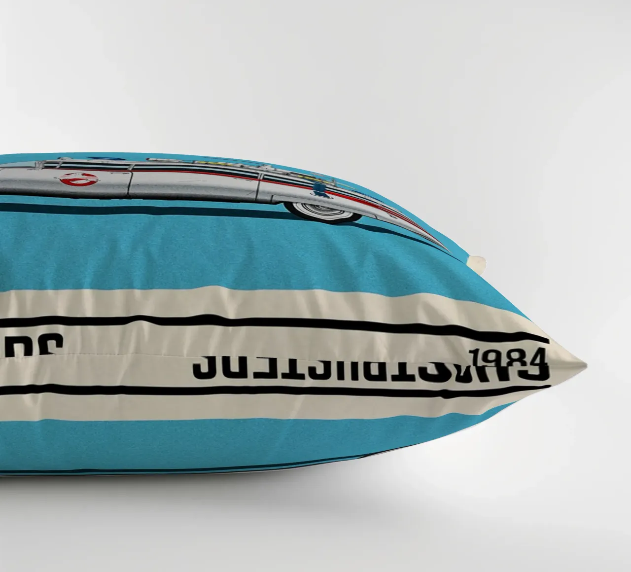 Ghost Busters car movie cuscino da TheArtstudio