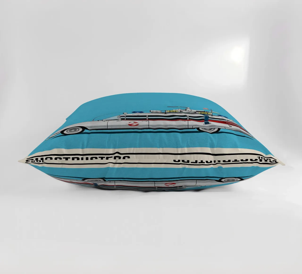 Ghost Busters car movie cuscino da TheArtstudio