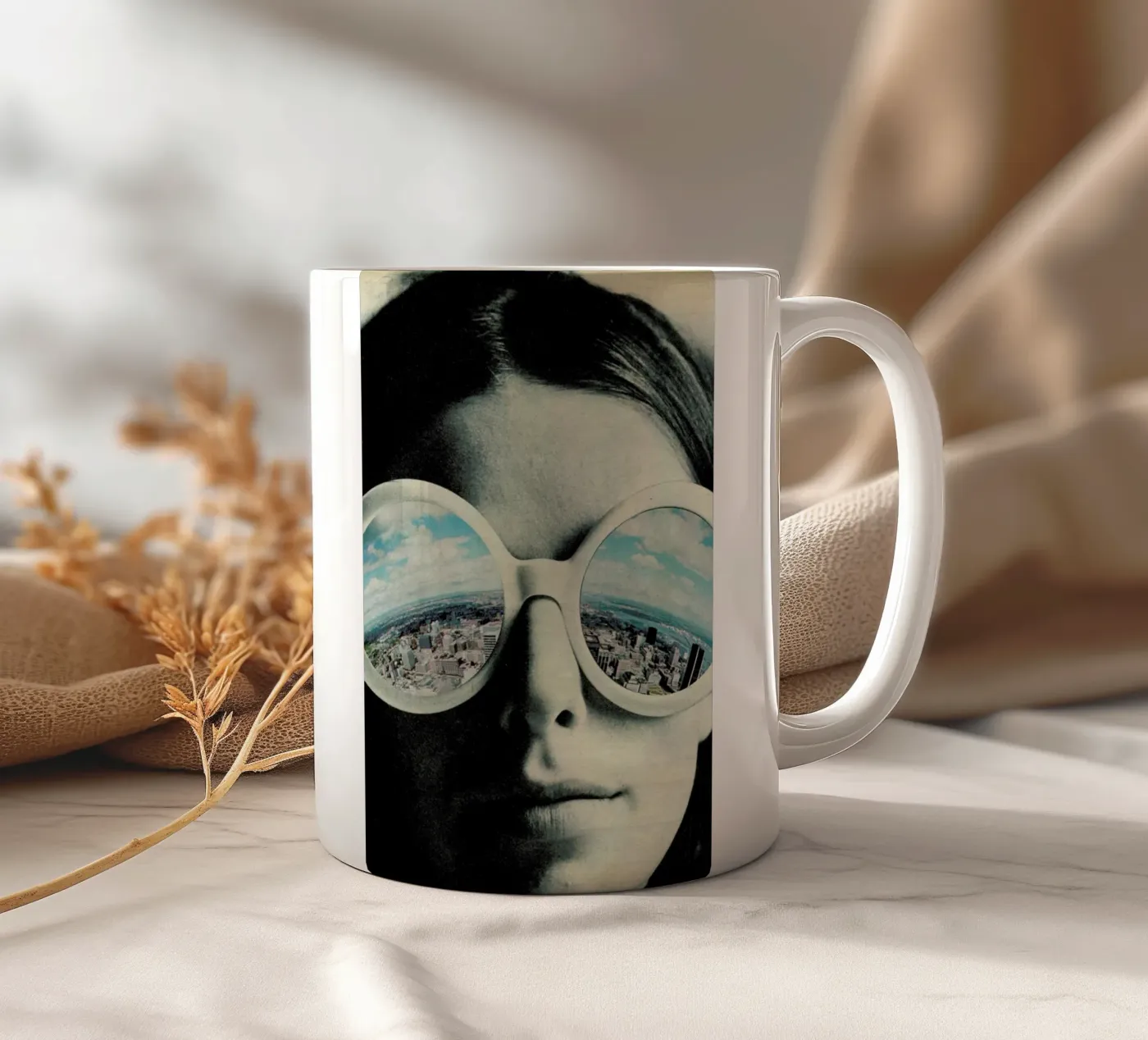 Specs ceramic mug by Sammy Slabbinck