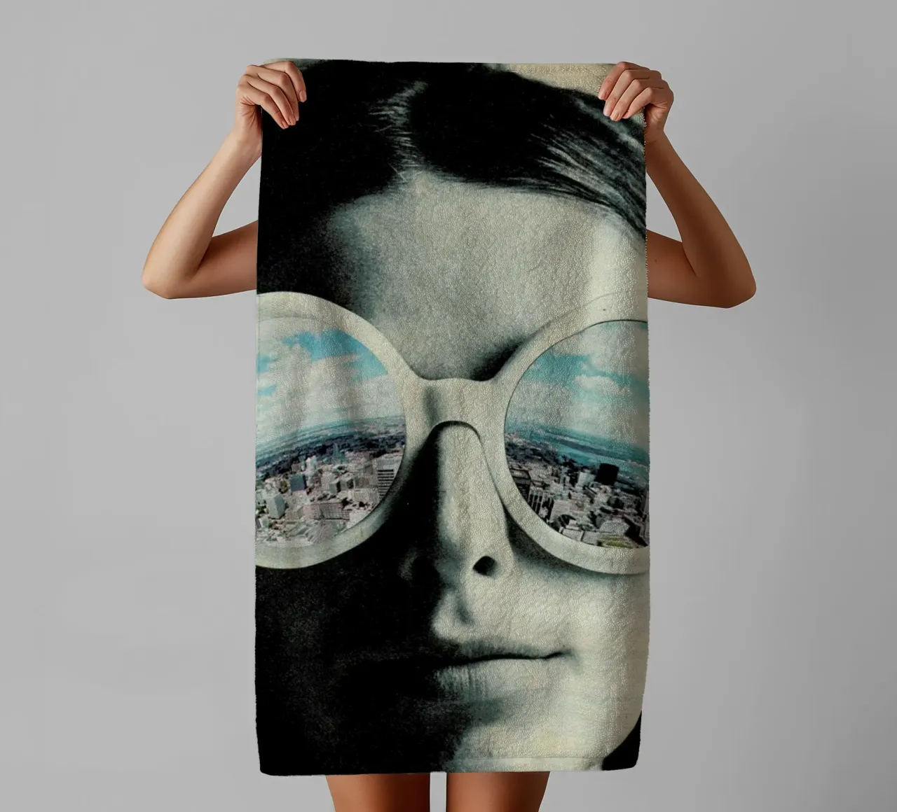 Specs towel by Sammy Slabbinck