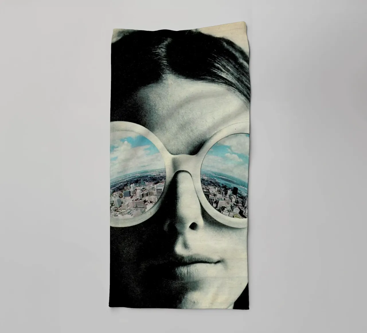 Specs towel by Sammy Slabbinck