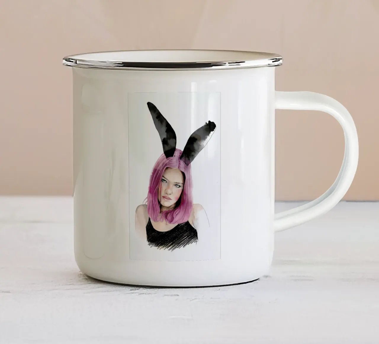 Bunny tazza in smalto da Ina Stanimirova
