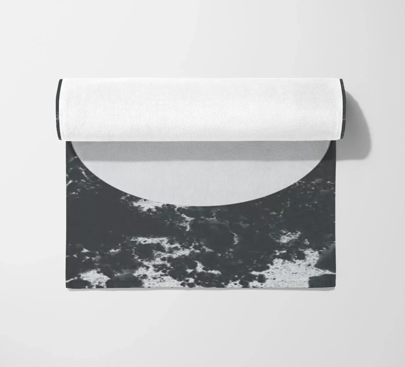 Zero Strandtuch von Bryon S. White