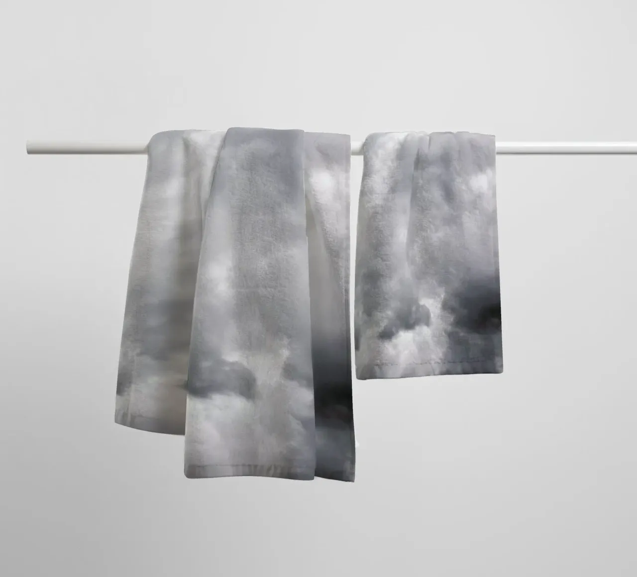 Head In The Clouds badhanddoek van Studio Nahili