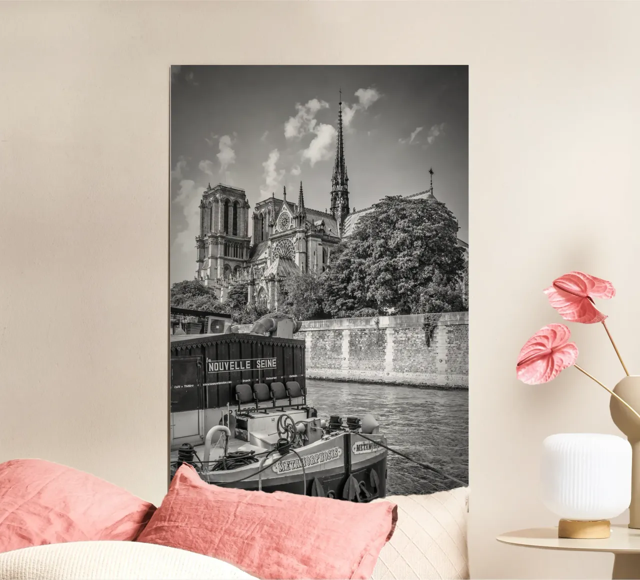 PARIS Kathedrale Notre-Dame | Monochrom poster avec cadre en bois de Melanie Viola