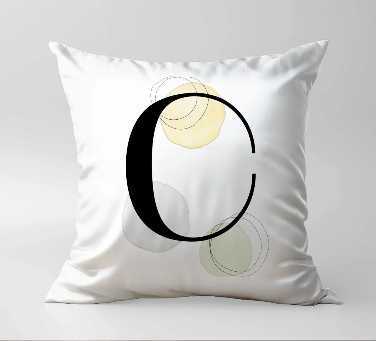 Lettera "C" - design dipinto a mano cuscino da Kate Brunch Design